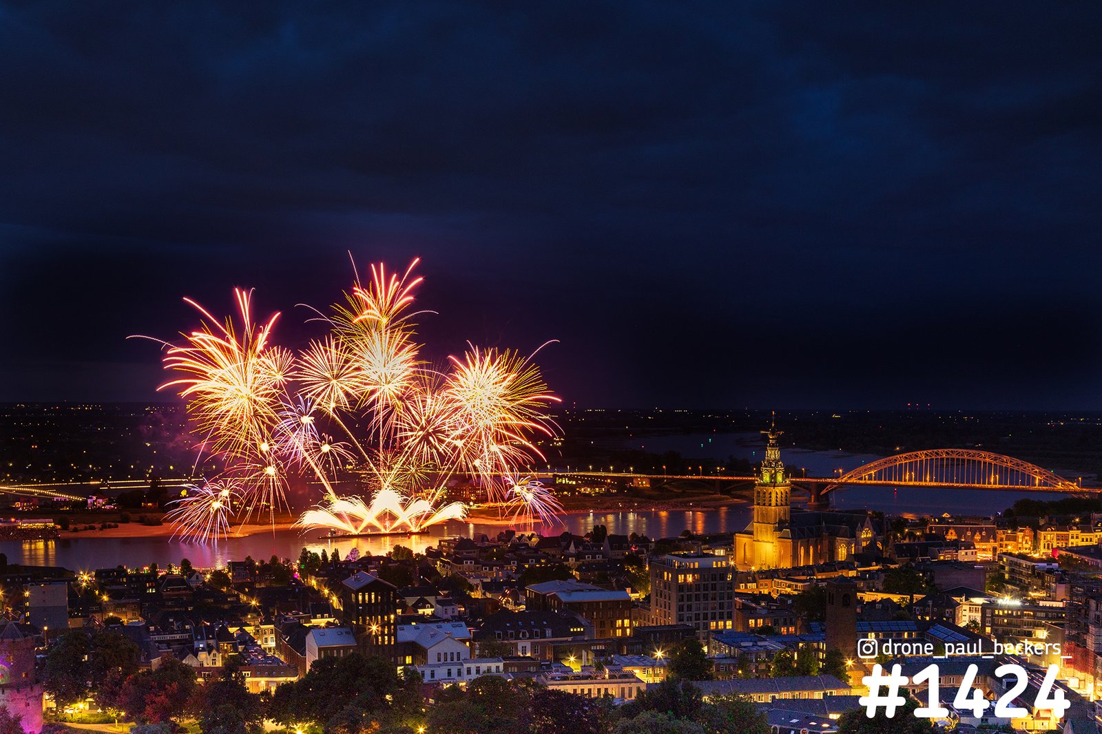 Vierdaagse Avond: Vuurwerk boven Nijmegen