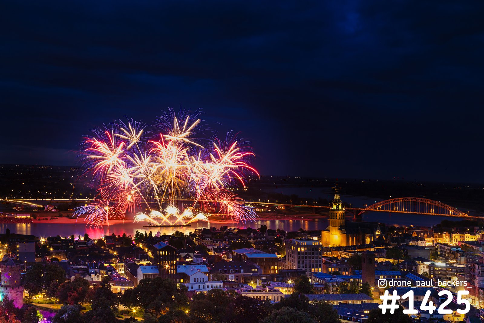 Nijmegen Verlicht: Vuurwerk Tijdens de Vierdaagse